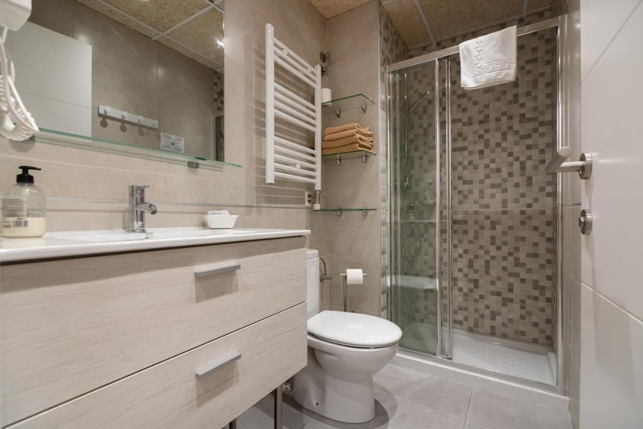 Hostal House Барселона Экстерьер фото