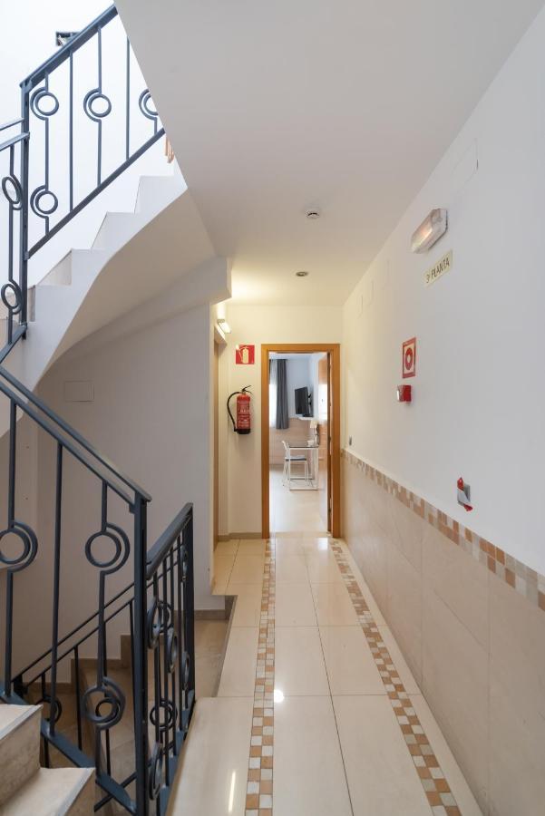 Hostal House Барселона Экстерьер фото