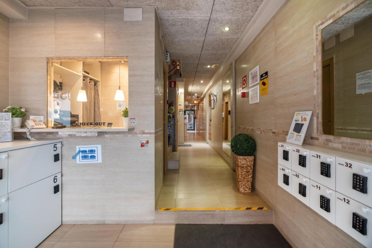 Hostal House Барселона Экстерьер фото