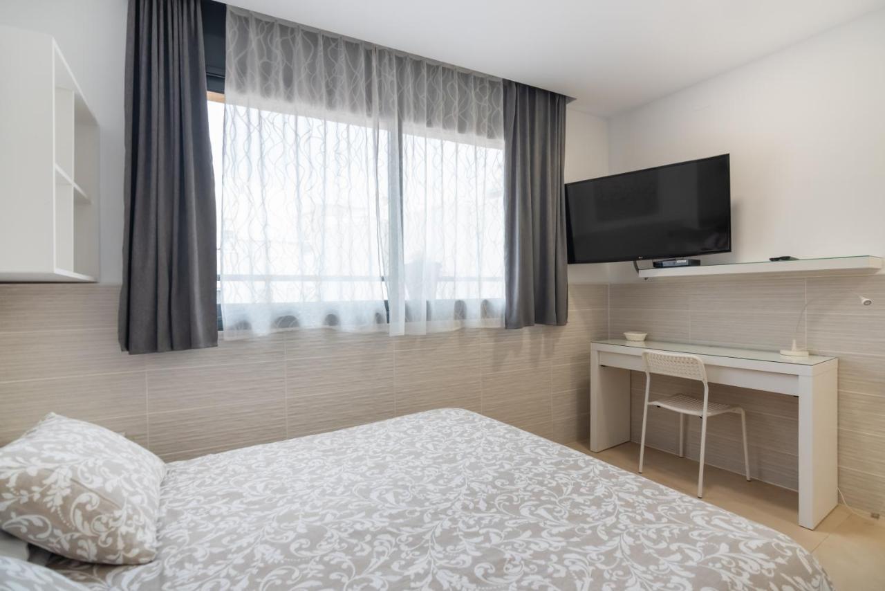 Hostal House Барселона Экстерьер фото